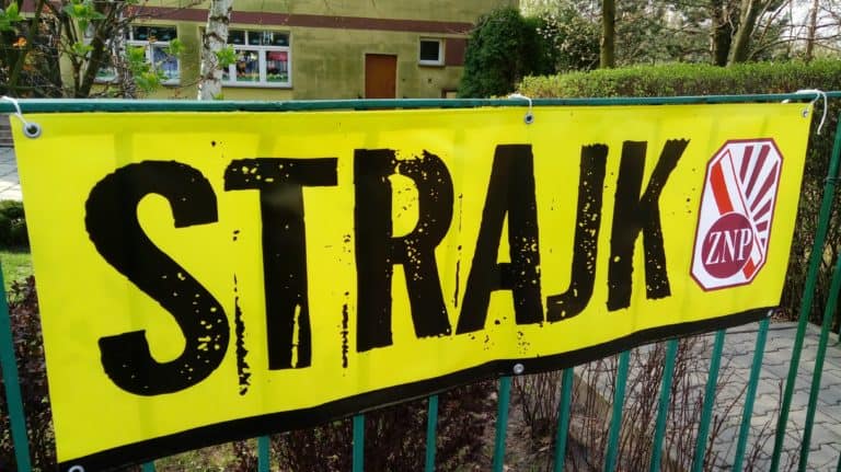 Ogromna skala agresji wobec nauczycieli, którzy nie chcą strajkować