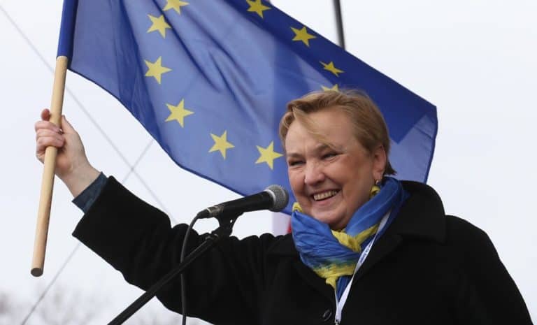 Wolontariusze Róży  Thun  zostali obrzuceni odchodami