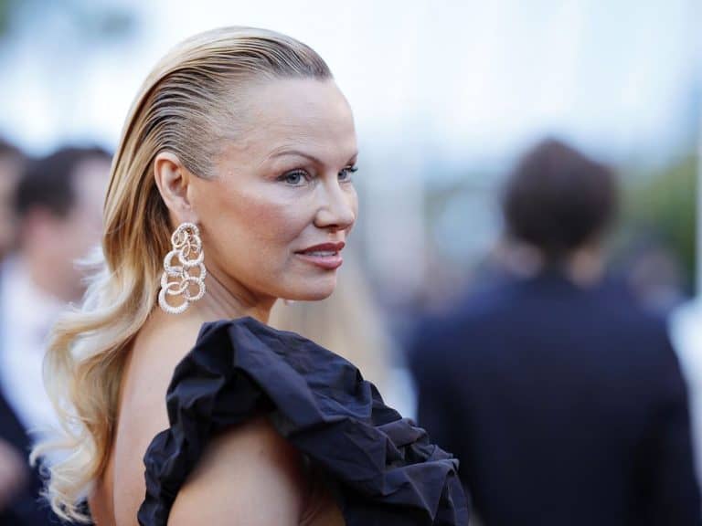Pamela Anderson popiera partię Razem…