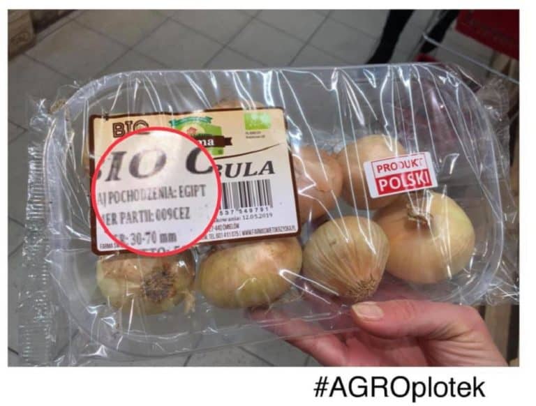 Egipska cebula jest promowana w sklepach jako polski produkt