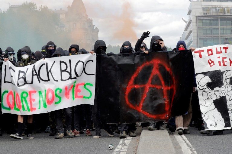 W Paryżu doszło do brutalnych starć lewackich bojówek z policją
