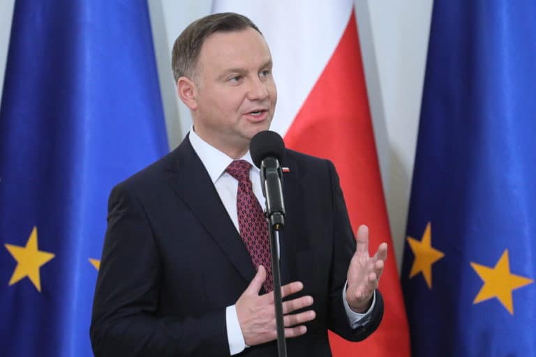 Prezydent Duda podpisałby ustawę o „związkach partnerskich”?