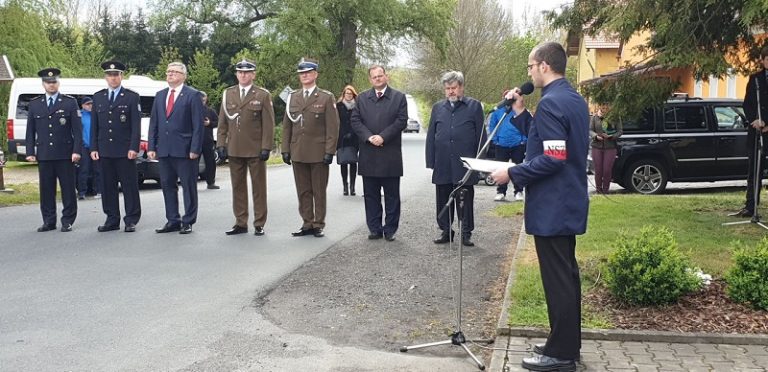 Uroczystości 74. rocznicy wyzwolenia niemieckiego obozu koncentracyjnego przez polskich żołnierzy z Brygady Świętokrzyskiej NSZ