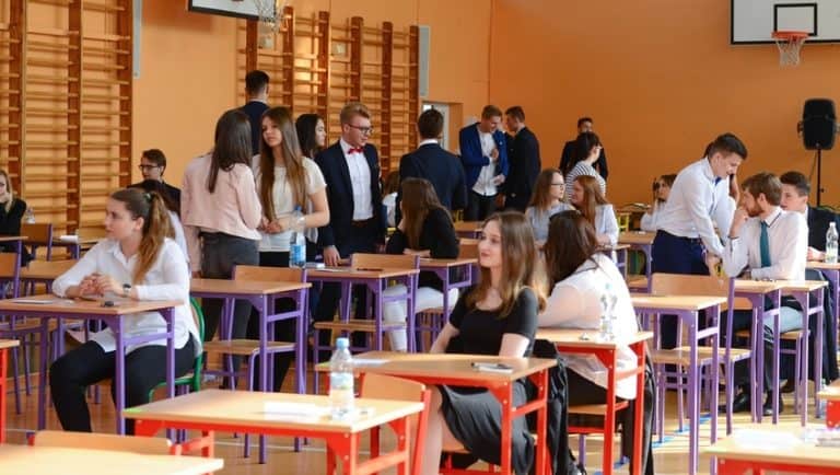 Do tegorocznych matur przystępuje 274 tys. uczniów
