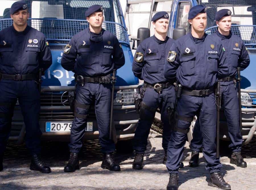 Portugalscy policjanci odmawiają pracy w dzielnicach opanowanych przez imigrantów