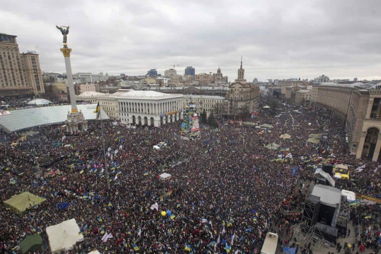 Na Ukrainie z aresztu wypuszczono snajpera, który strzelał do ludzi na Majdanie