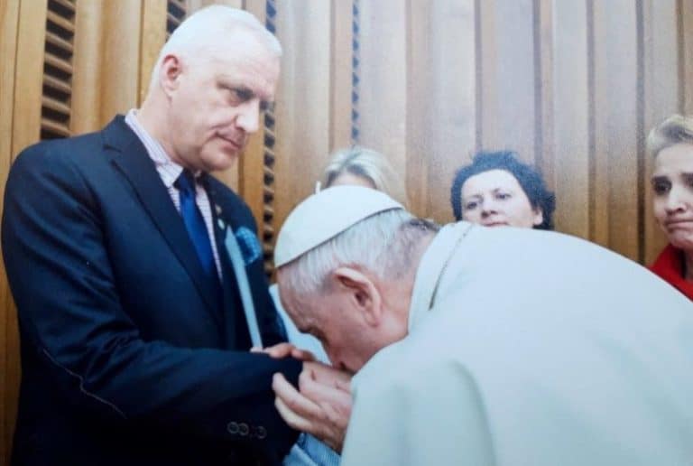 Lisiński oskarżył księdza o molestowanie, by wyłudzić pieniądze?