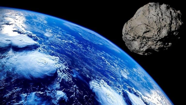 Naukowcy o ewentualnym ryzyku zderzenia z Ziemią asteroidy Apophis