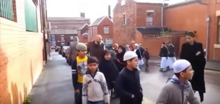 W duńskiej szkole dzieci uczyły się modlitwy „Allahu Akbar” (VIDEO)