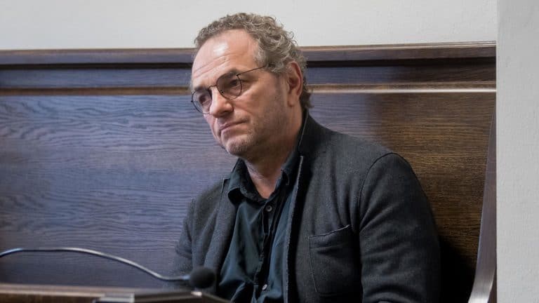 Piotr Najsztub został uniewinniony w sprawie potrącenie starszej kobiety, choć nie miał prawa jazdy i ważnego przeglądu