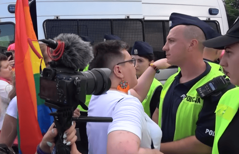 Podleśna awanturowała się i groziła policjantom podczas marszu LGBT