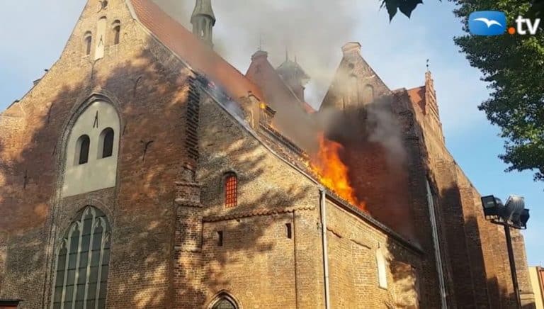 Pożar zabytkowego kościoła w Gdańsku
