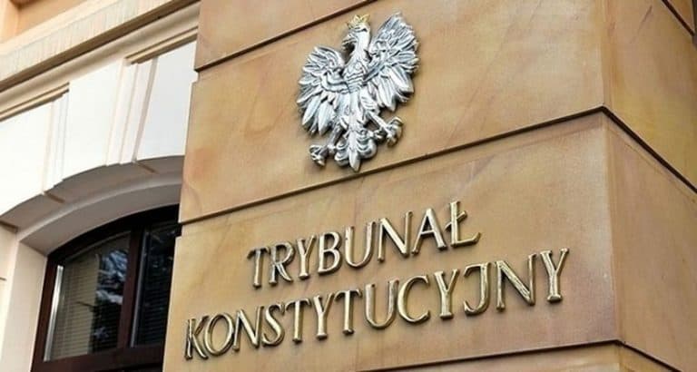 Trybunał Konstytucyjny zawiesił uchwałę Sądu Najwyższego