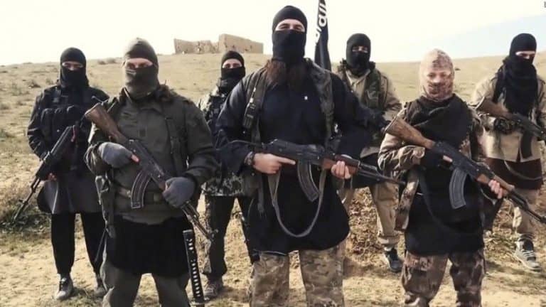 Raport francuskiego parlamentu ostrzega przed islamskimi radykałami