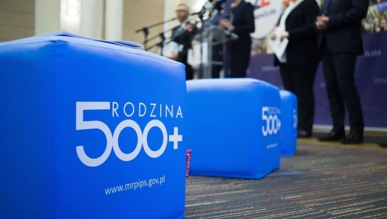 W wyniku pomyłki urzędnika mężczyzna musi oddać 11 tys. złotych, które otrzymał w ramach programu 500+