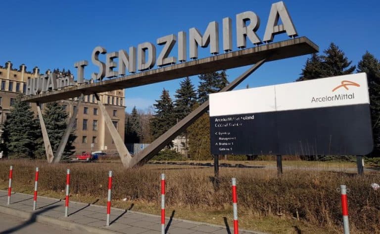 Huta Arcelor Mittal w Krakowie wygasza tymczasowo piec. Związkowcy protestują