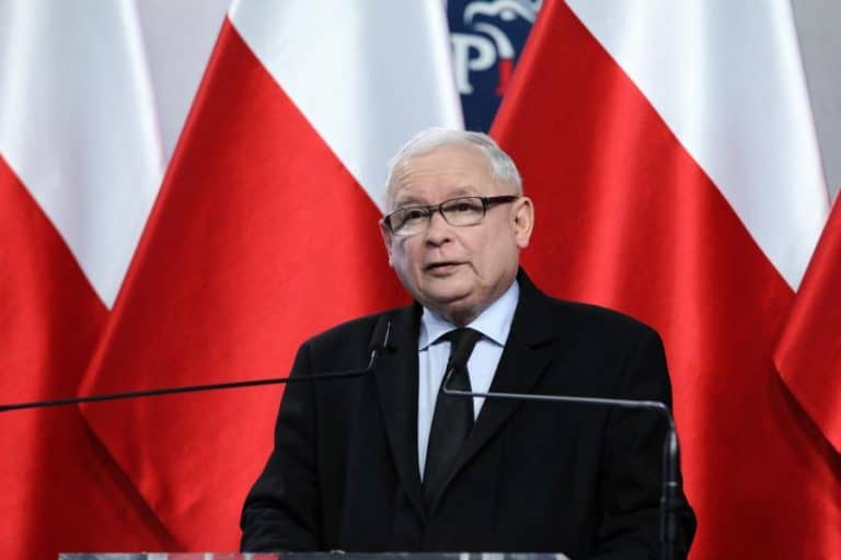 Kaczyński przedstawił „jedynki” list wyborczych do sejmu
