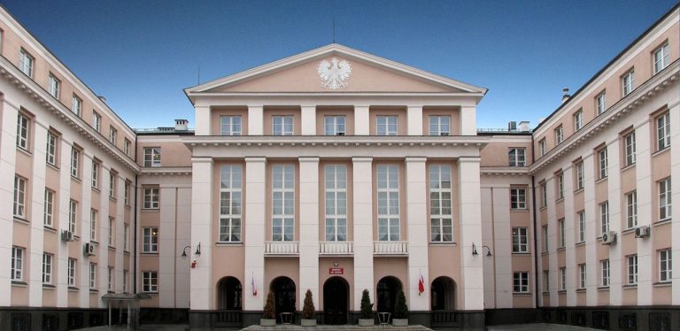 Kto jest czołowym kandydatem na objęcie fotela prezesa Najwyższej Izby Kontroli?