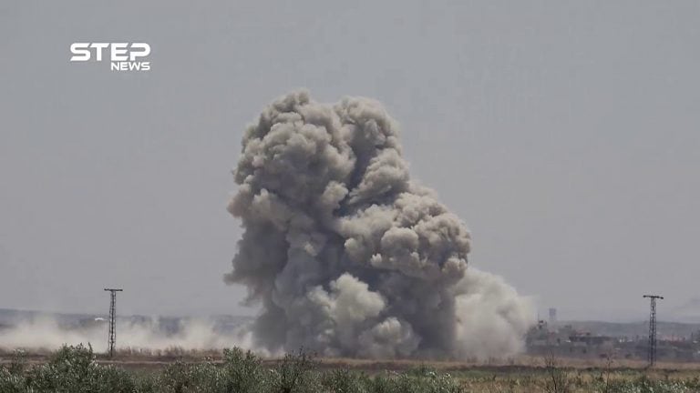 Zmasowane naloty lotnictwa rosyjskiego i syryjskiego na Wielki Idlib /filmy/