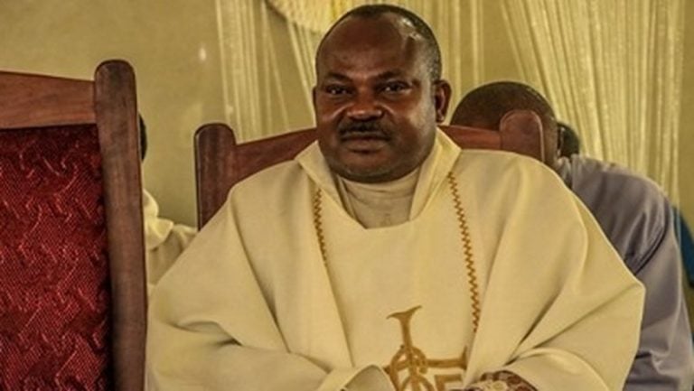 W Nigerii w bestialski sposób zamordowano księdza