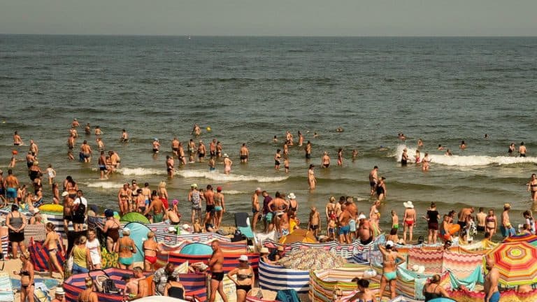 Kobieta zmarła po kąpieli w Bałtyku, zaraziła się bakterią