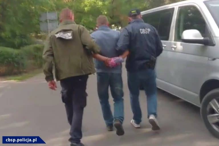 Kolejne uderzenie w grupę zajmującą się ściąganiem do Polski nielegalnych imigrantów