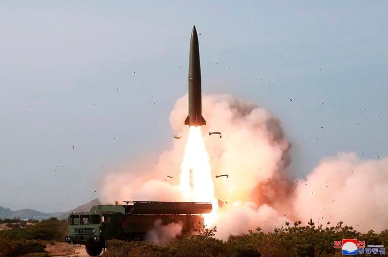 Korea Północna wystrzeliła kolejne dwa pociski balistyczne