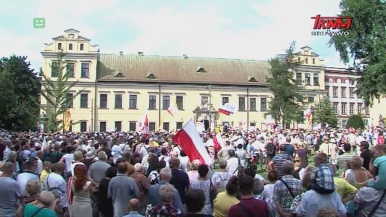 Jako wyraz solidarności z arcybiskupem Markiem Jędraszewskim