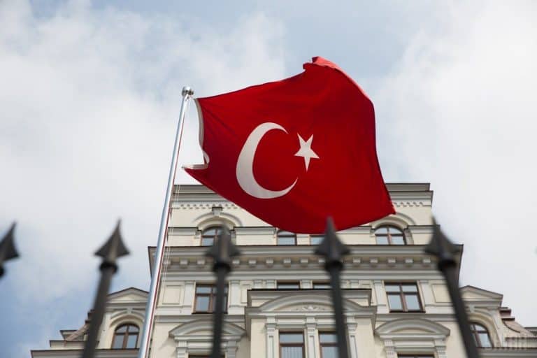Turcja zachowa swą ambasadę w Afganistanie