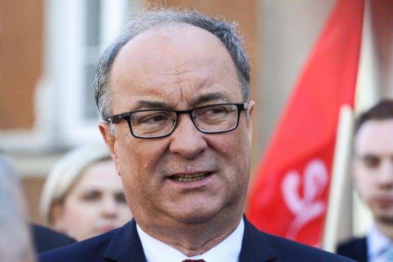Włodzimierz Czarzasty broni byłych funkcjonariuszy bezpieki