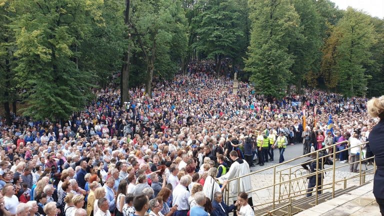 Abp Jędraszewski: Istotą człowieka mają być ciemne siły związane z seksem. Głosi się to dzisiaj w postaci ideologii gender i LGBT