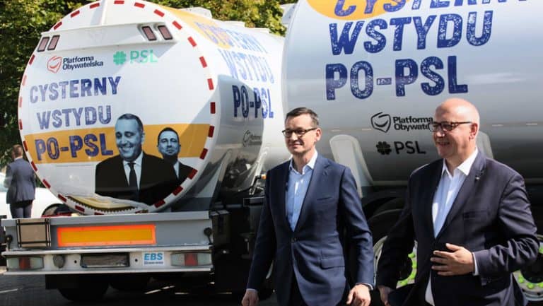 W Polskę ruszyły „cysterny wstydu PO-PSL”