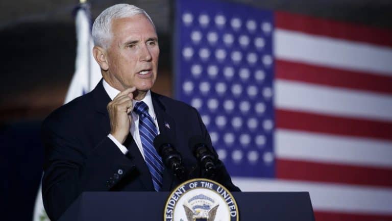 Mike Pence przybył już do Polski