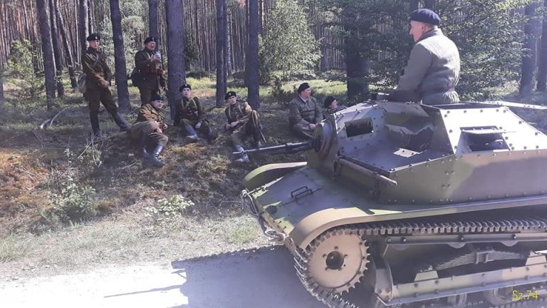 Rajd szlakiem Warszawskiej Brygady Pancerno-Motorowej