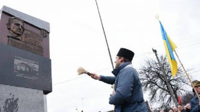 Lwowscy radni chcą od ukraińskiego MSZ potępienia listu ambasadorów Polski i Izraela przeciwko odsłonięciu pomnika dowódcu UPA