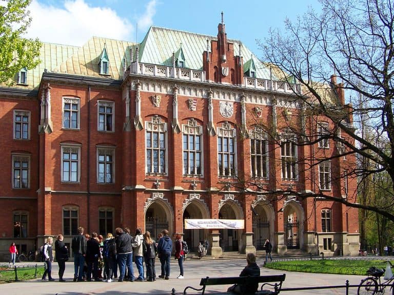 Uniwersytety Warszawski i Jagielloński odwołują zajęcia