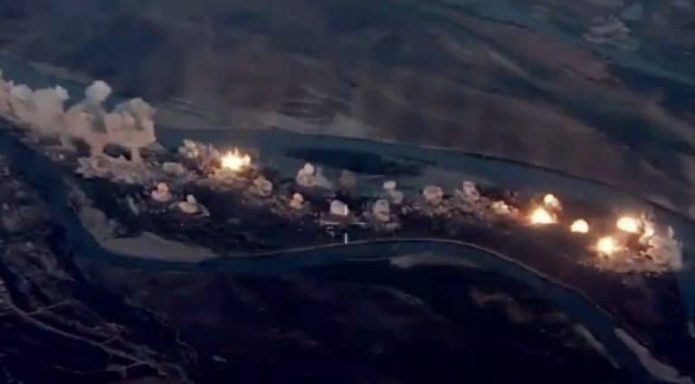 Samoloty F-15 i F-35 zrzuciły 36 ton bomb na pozycje ISIS w Iraku /film/