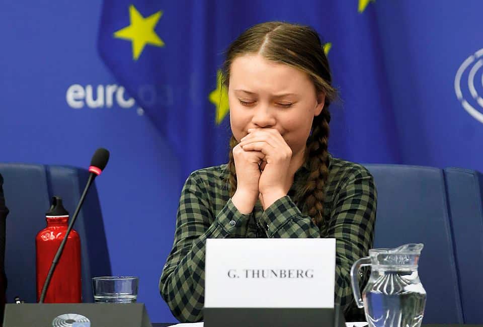 Okazuje się, że Greta Thunberg bez pomocy nie potrafi odpowiedzieć na najprostsze pytania (VIDEO)