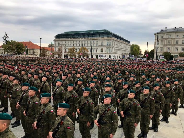 W Warszawie 1800 żołnierzy złożyło przysięgę wojskową
