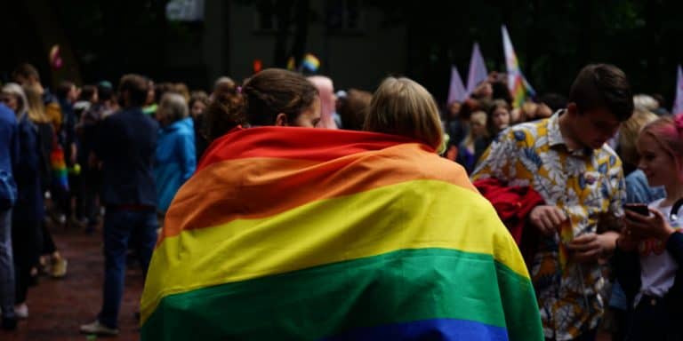 Irlandia Północna liberalizuje aborcje i legalizuje małżeństwa jednopłciowe