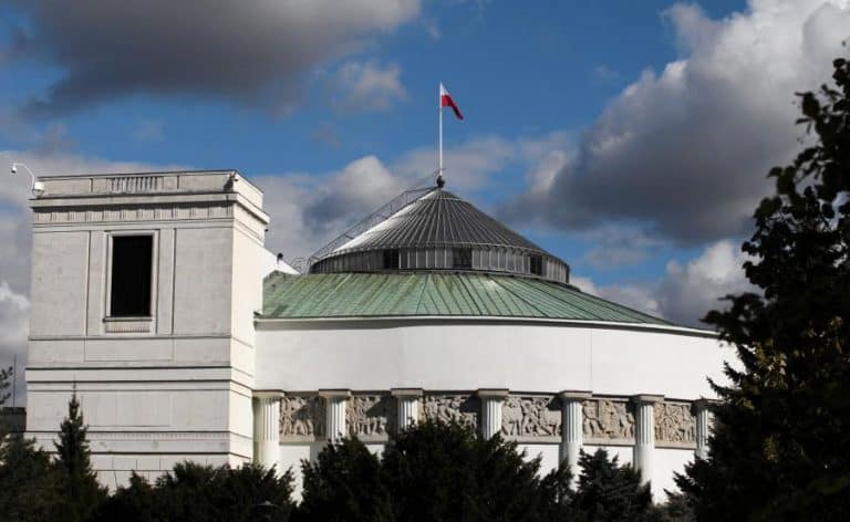 Grudniowy sondaż CBOS: Lewica poza Sejmem