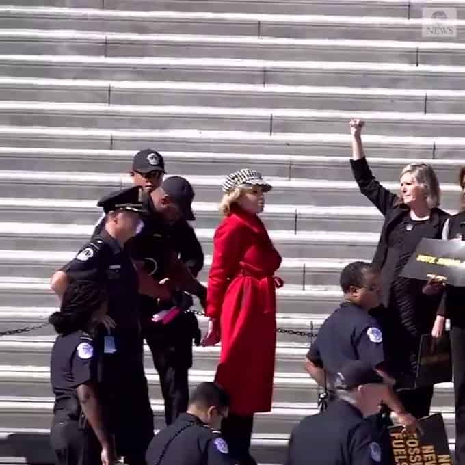Jane Fonda zatrzymana i skuta kajdankami przez policję