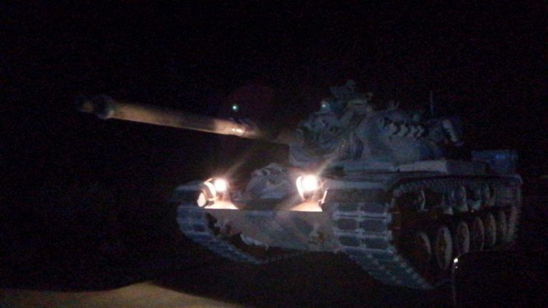 Nocne walki w północnej Syrii. Tureckie Ministerstwo Obrony opublikowało film