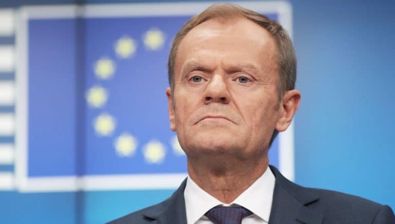 Donald Tusk znów próbuje wrócić do politycznej gry…