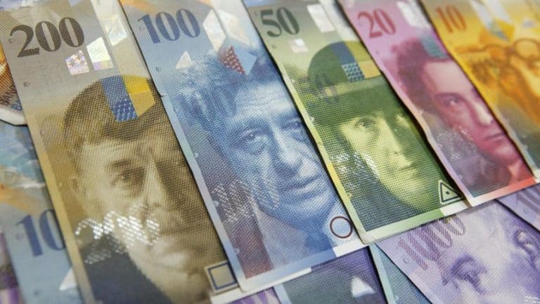 TSUE wydał wyrok wedle którego banki mają usunąć z umów niedozwolone postanowienia