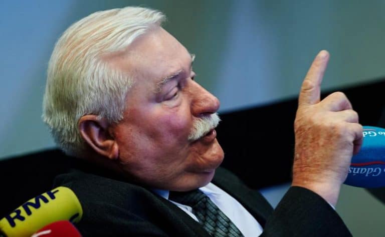Lech Wałęsa atakuje własny kraj w kongresie USA