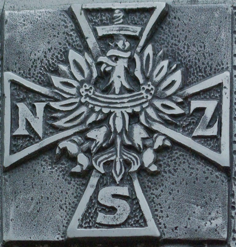 Zdewastowano pomnik żołnierzy NSZ