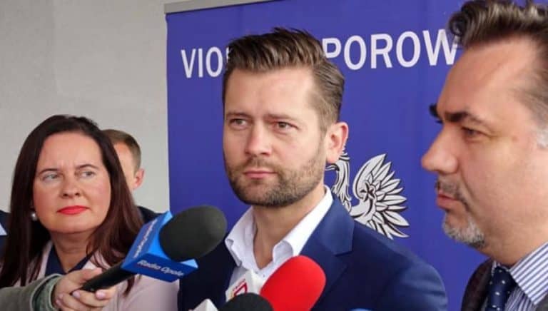 Bortniczuk: Zwolnienie z wf-u tylko od lekarza specjalisty