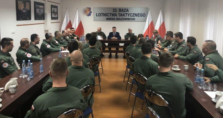 W Mińsku Mazowieckim trwa spotkanie ws. ewentualnego przywrócenia lotów samolotów MiG-29
