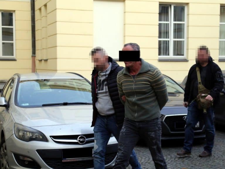 W trakcie przerwy w odbywaniu wyroku dokonał szeregu brutalnych przestępstw